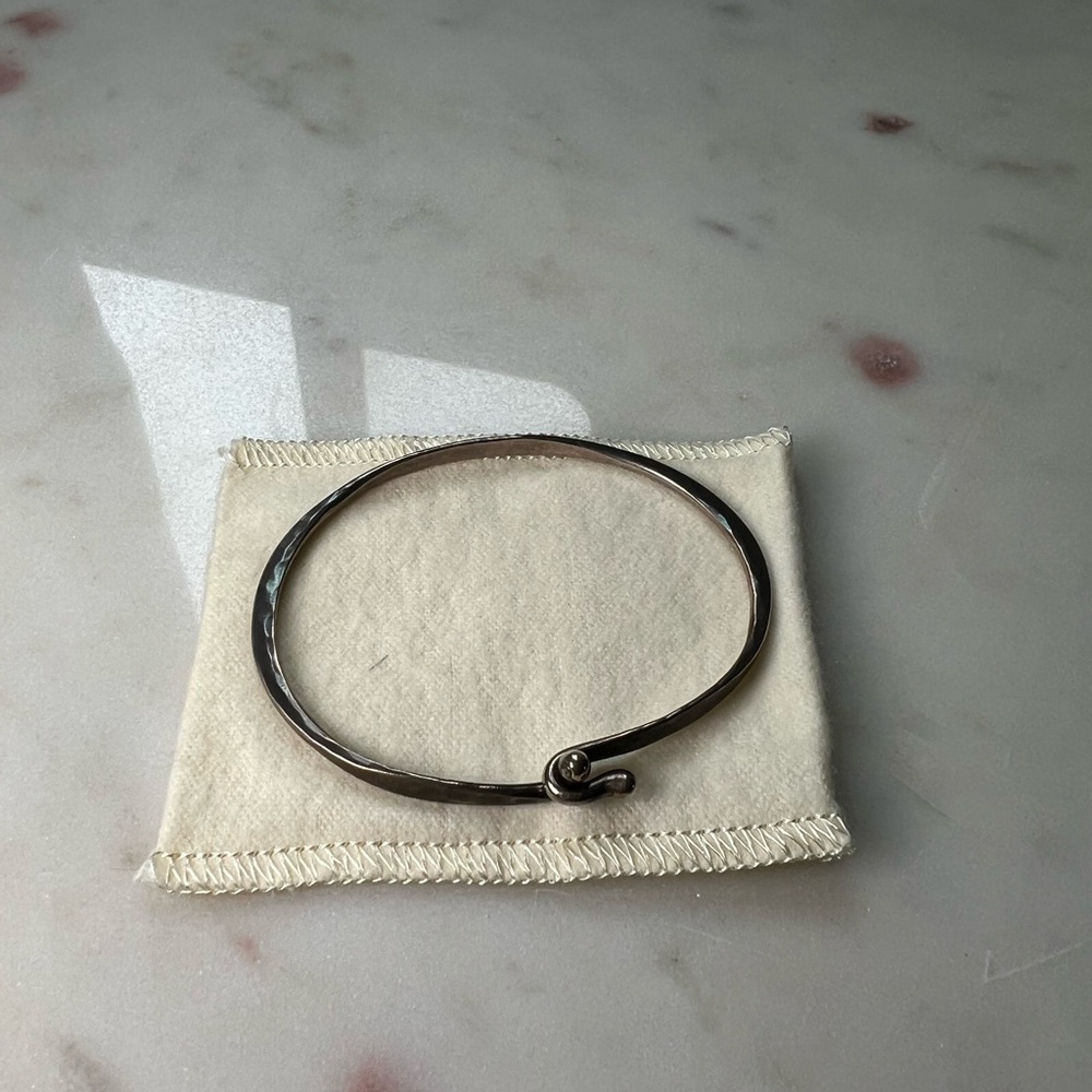 Elegant Silver James Avery Hammered Hook-On Bangle Bracelet